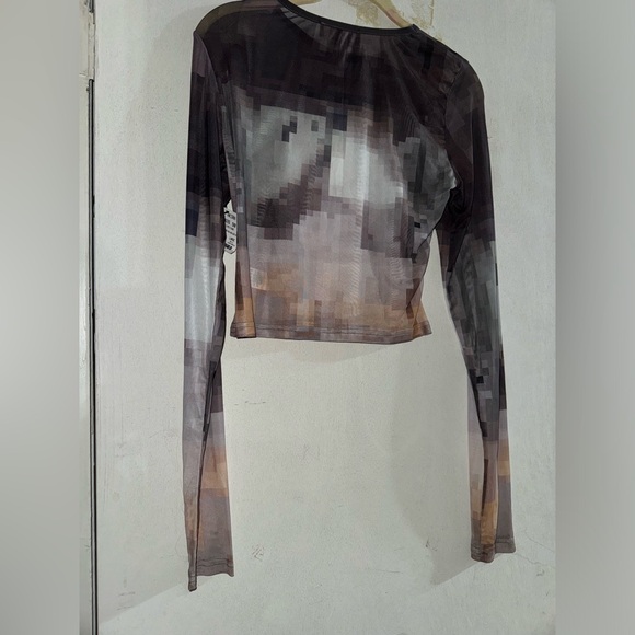 NEW- AKIRA HIDDEN IMAGES MESH LONG SLEEVE TOP - Picture 7 of 7